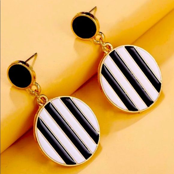 Jewelry - Stripe earrings